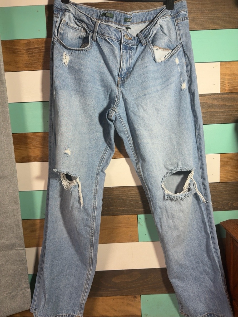 Wild Fable Women’s Size 14 Mid Rise Straight Jeans Distressed Light Wash